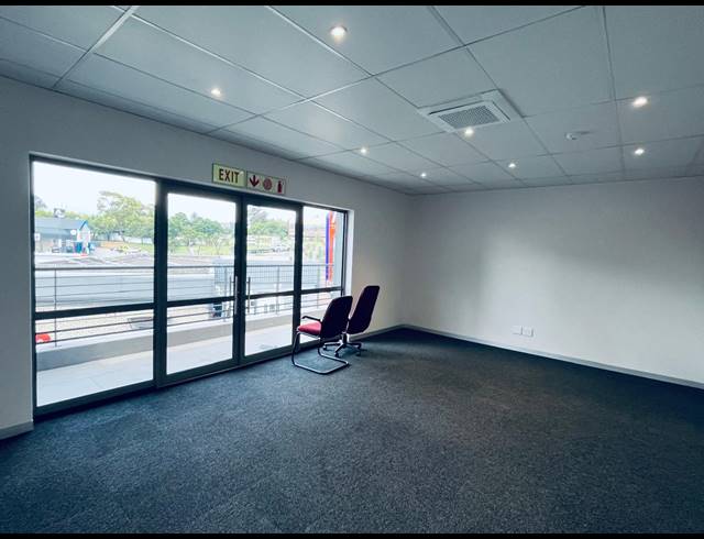 250M² OFFICE TO LET IN FOURWAYS